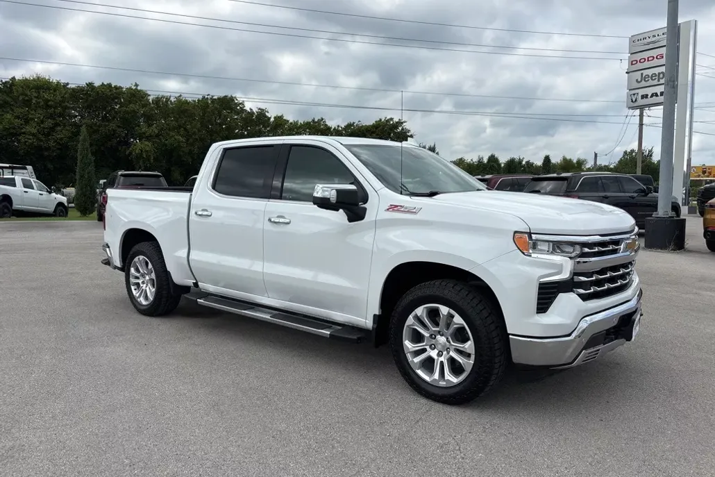 2023 Chevrolet Silverado 1500 LTZ photo 1