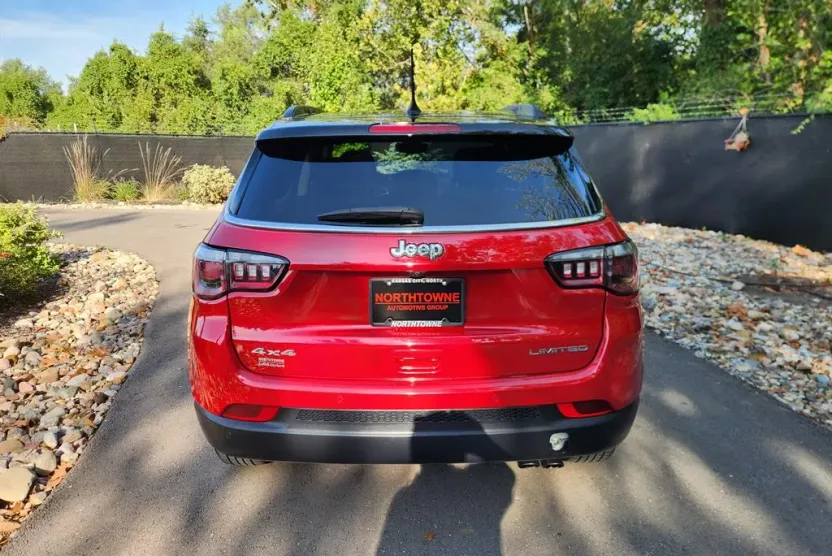 2018 Jeep Compass Limited photo 1