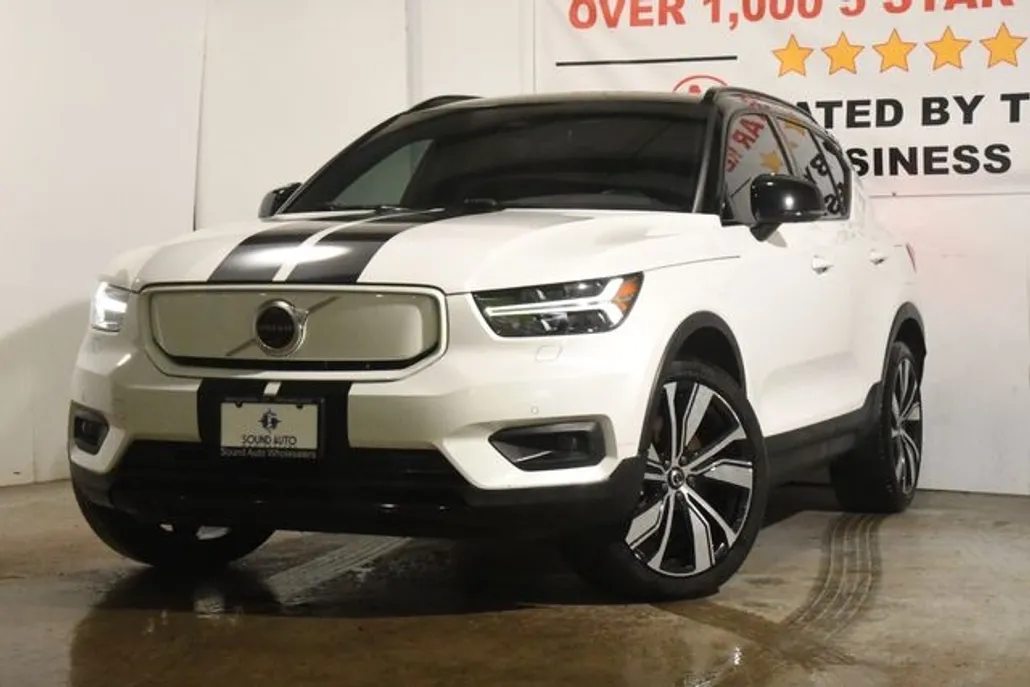 2021 Volvo XC40 Recharge P8 photo 1