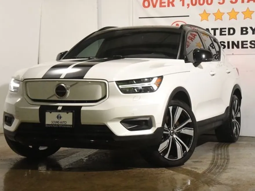 2021 Volvo XC40 Recharge P8 photo 1
