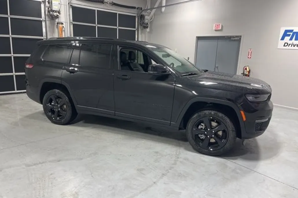 2025 Jeep Grand Cherokee Limited photo 1