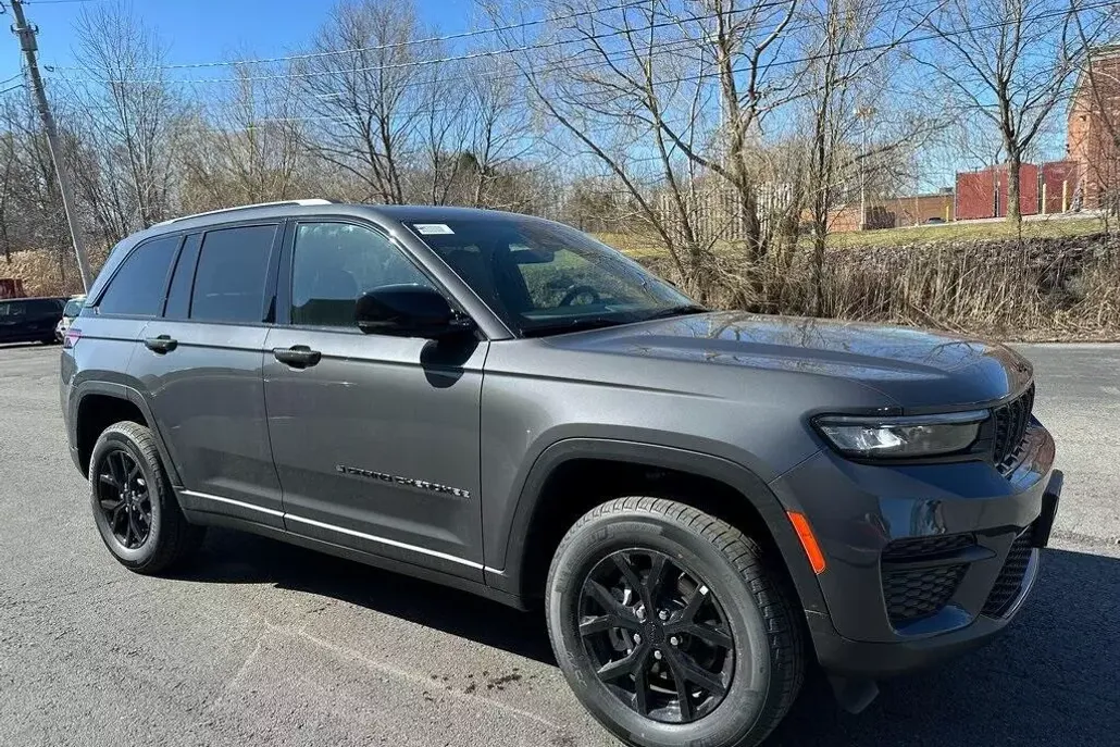 2025 Jeep Grand Cherokee Altitude X photo 1