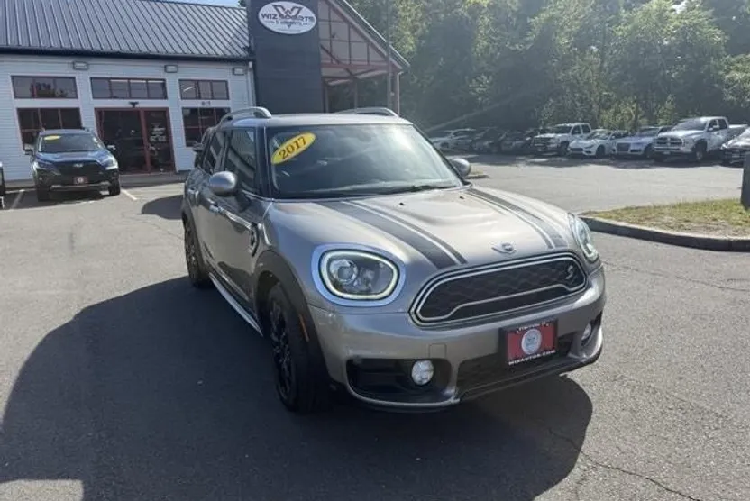 2017 Mini Cooper S ALL4 photo 1