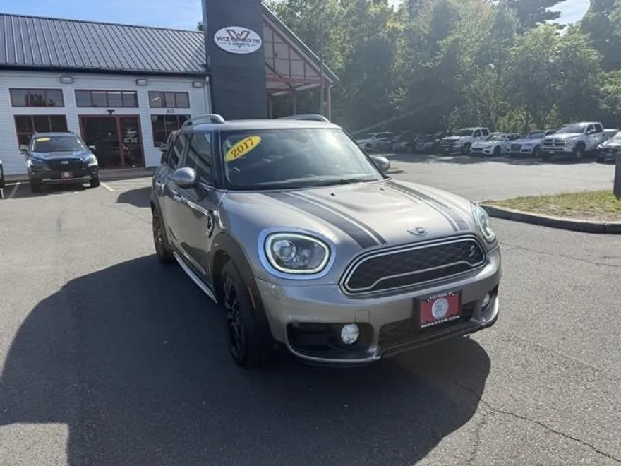 2017 Mini Cooper S ALL4 photo 1