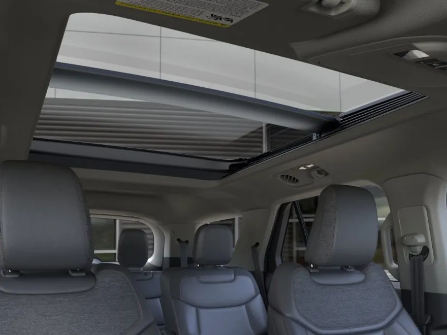 2025 Ford Explorer photo 1
