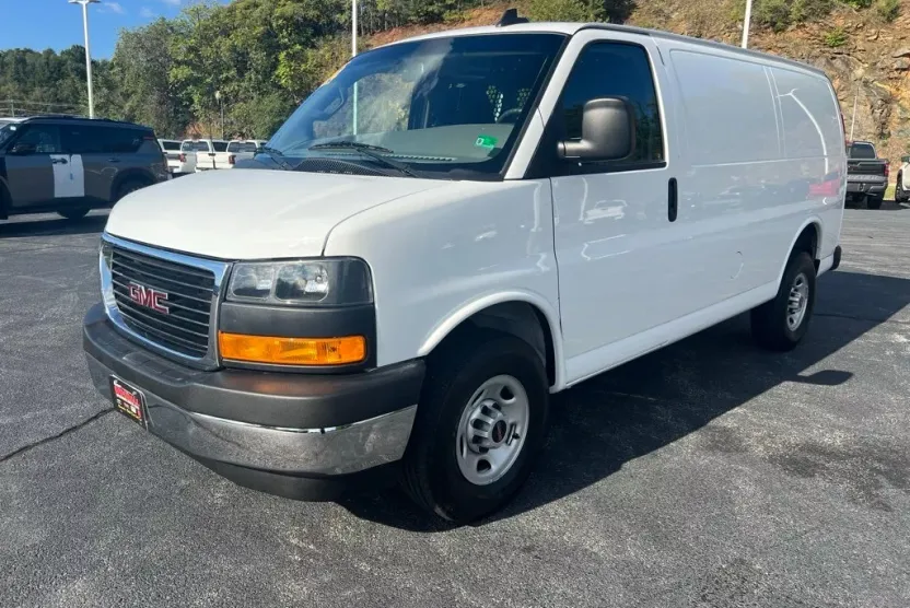 2024 Gmc Savana Cargo 2500 photo 1