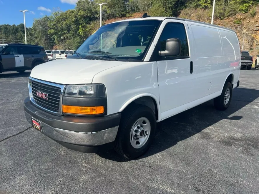 2024 Gmc Savana Cargo 2500 photo 1