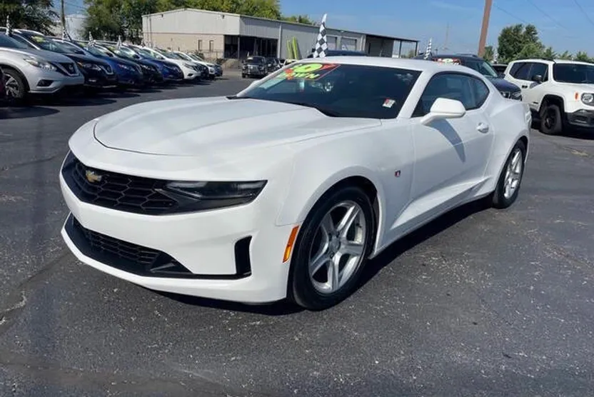 2019 Chevrolet Camaro Coupe 1LT photo 1