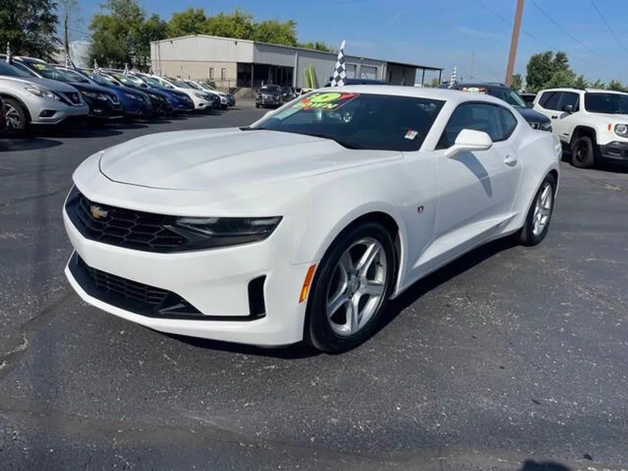 2019 Chevrolet Camaro Coupe 1LT photo 1