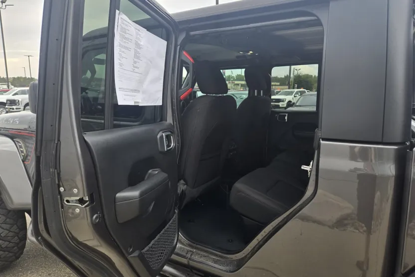 2022 Jeep Gladiator Willys photo 1