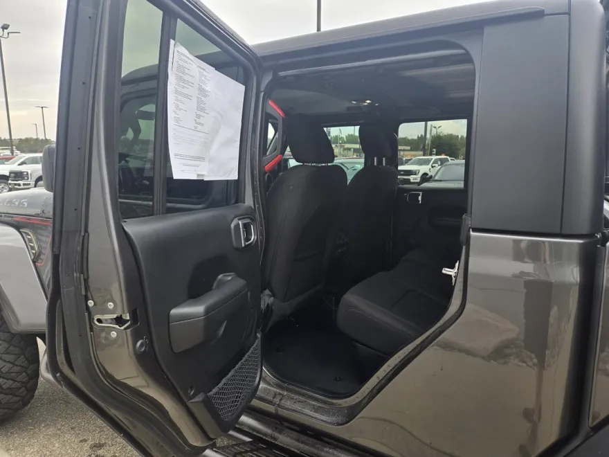 2022 Jeep Gladiator Willys photo 1