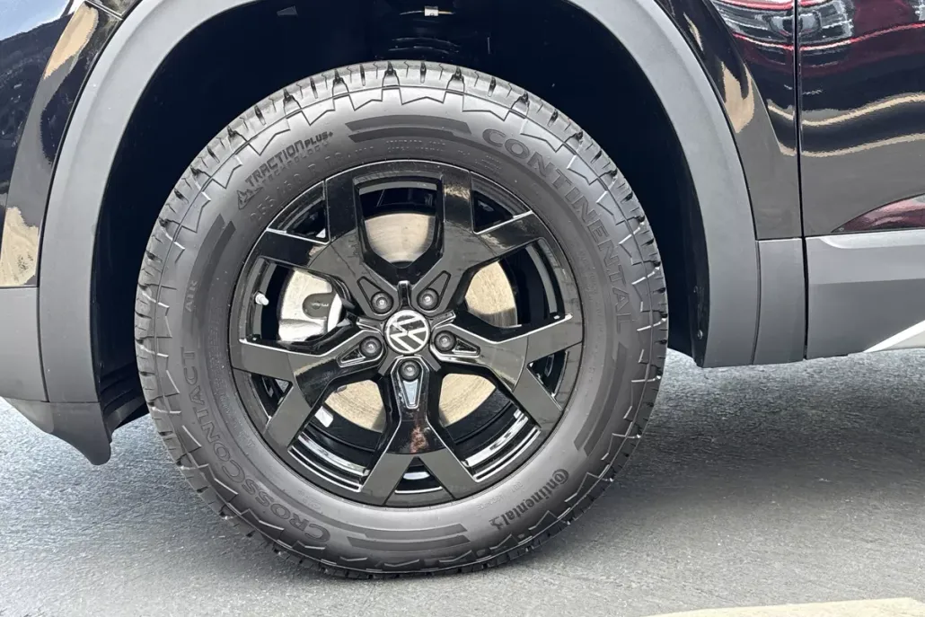 2025 Volkswagen Atlas Peak Edition SE photo 1