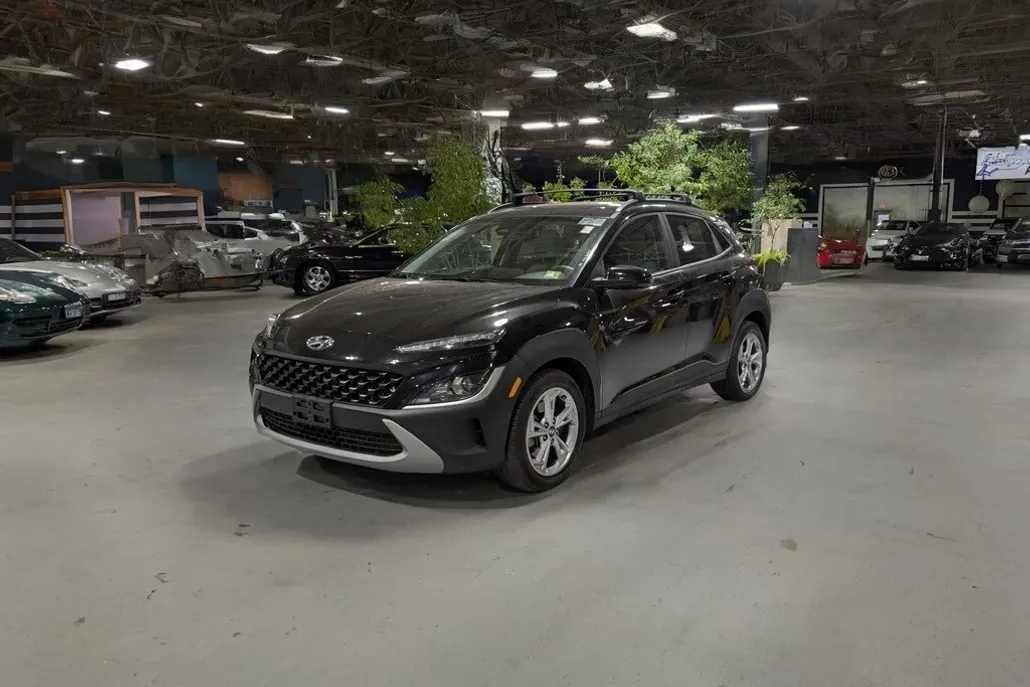 2022 Hyundai Kona SEL photo 1