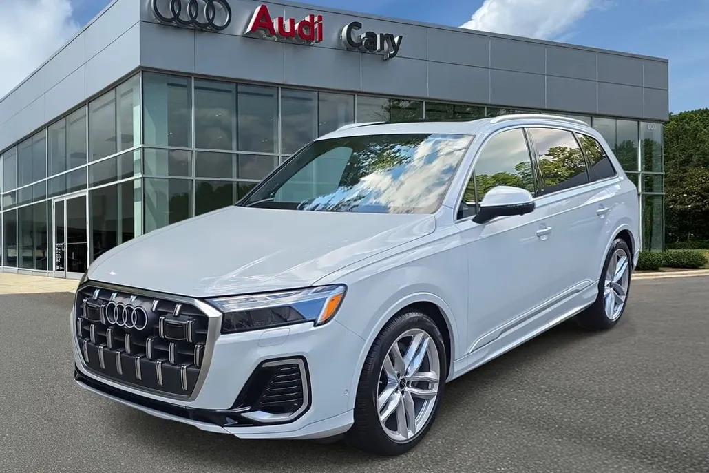 2025 Audi Q7 55 Prestige photo 1
