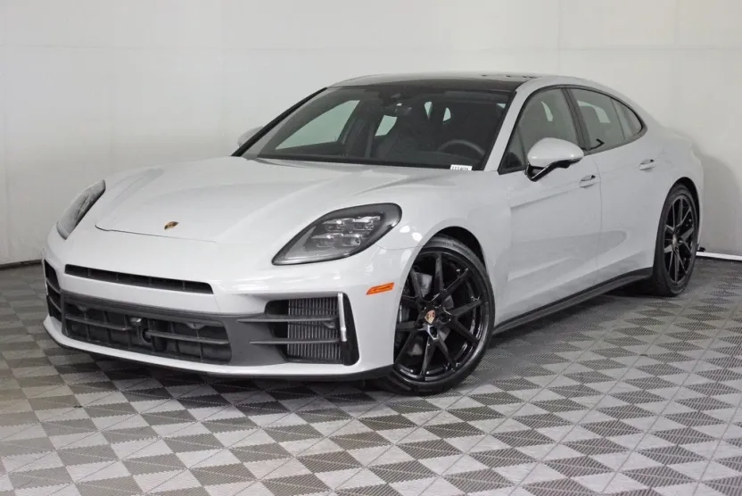 2025 Porsche Panamera 4 photo 1