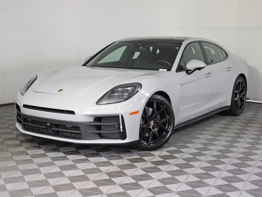 2025 Porsche Panamera 4 photo 1