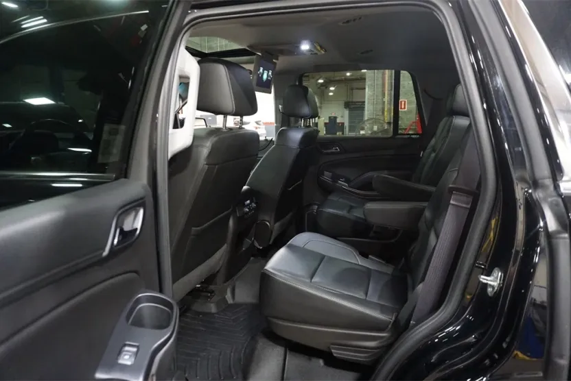 2017 Chevrolet Tahoe LT photo 1