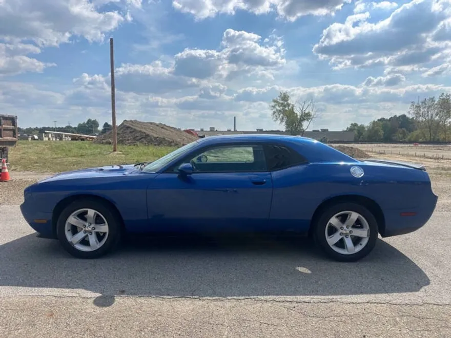 2012 Dodge Challenger SXT photo 1