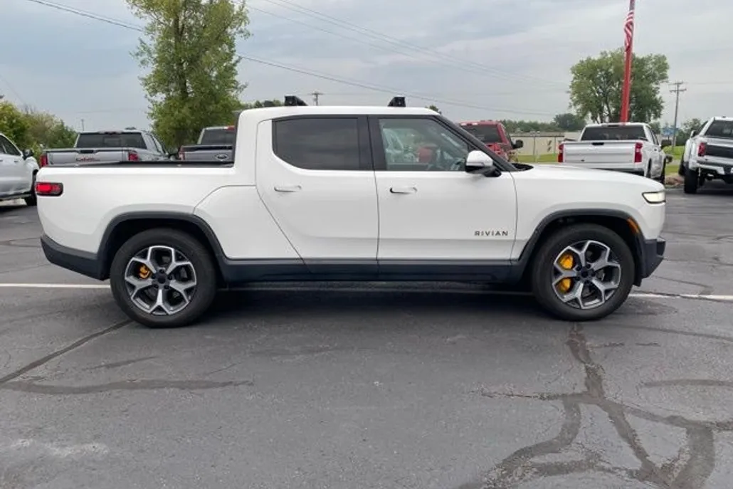 2022 Rivian R1T Adventure photo 1