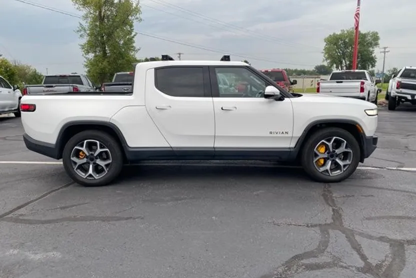 2022 Rivian R1T Adventure photo 1