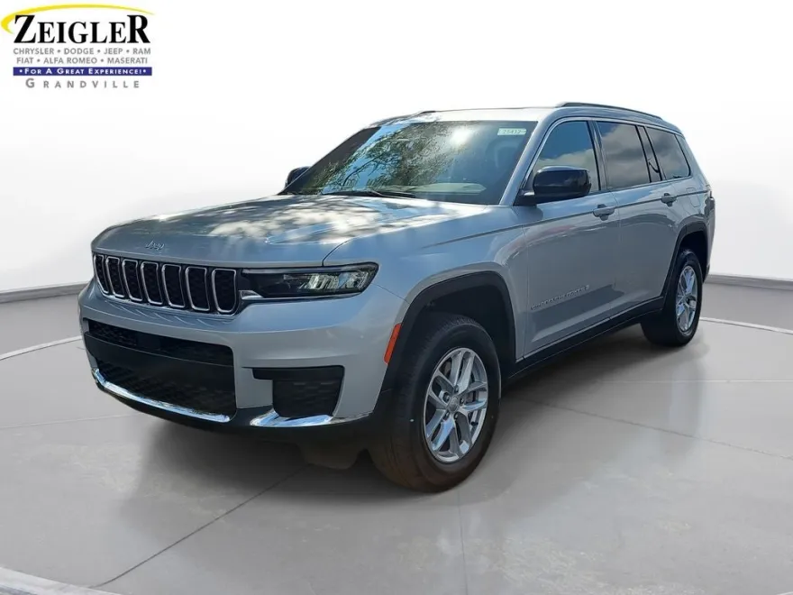2025 Jeep Grand Cherokee Laredo photo 1