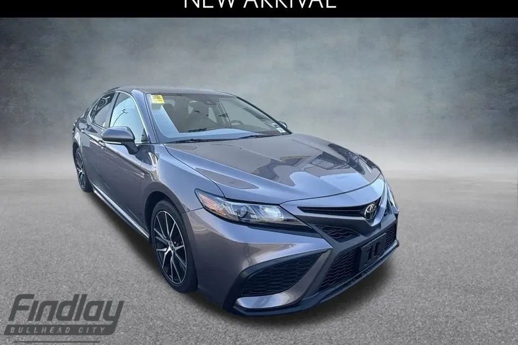 2023 Toyota Camry SE photo 1