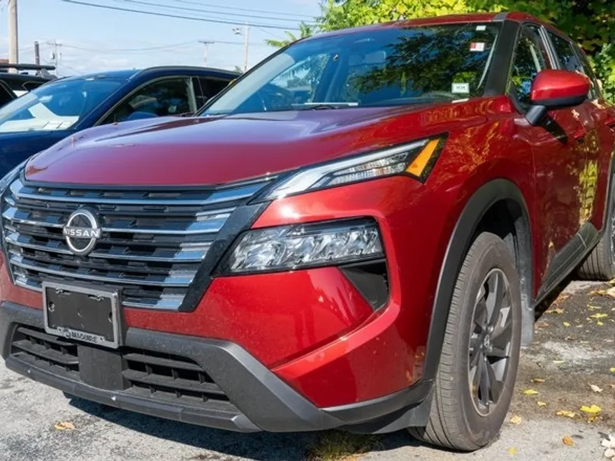 2025 Nissan Rogue SV photo 1