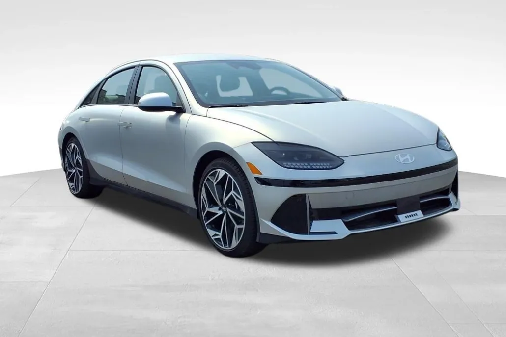 2023 Hyundai Ioniq 6 SEL photo 1