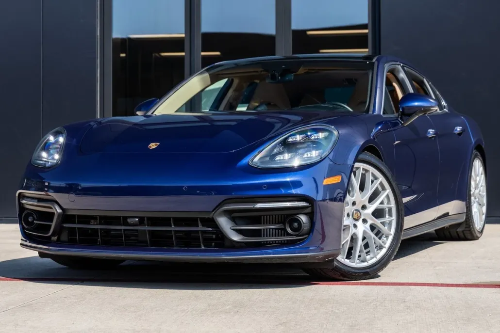 2022 Porsche Panamera Platinum photo 1