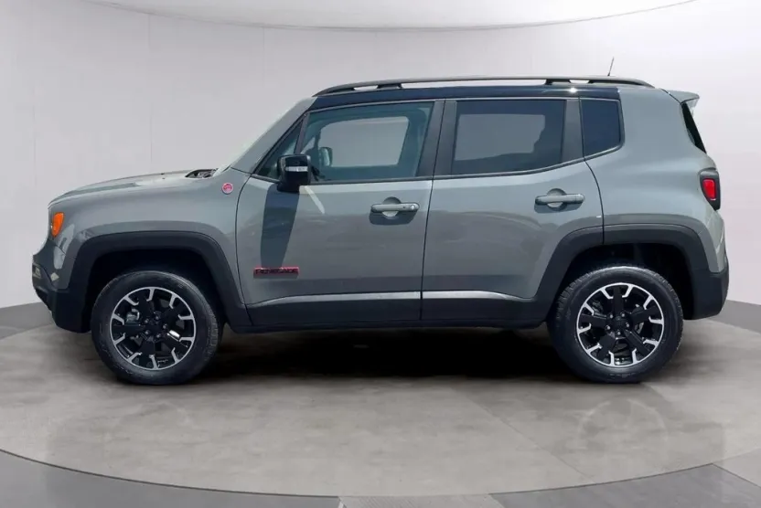 2023 Jeep Renegade Trailhawk photo 1