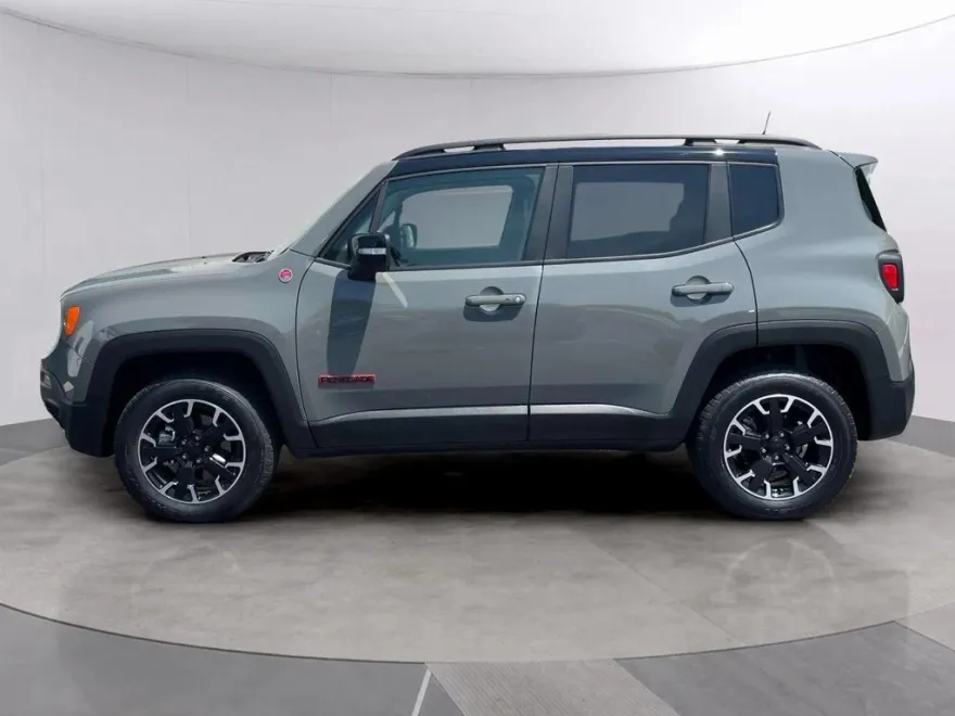 2023 Jeep Renegade Trailhawk photo 1