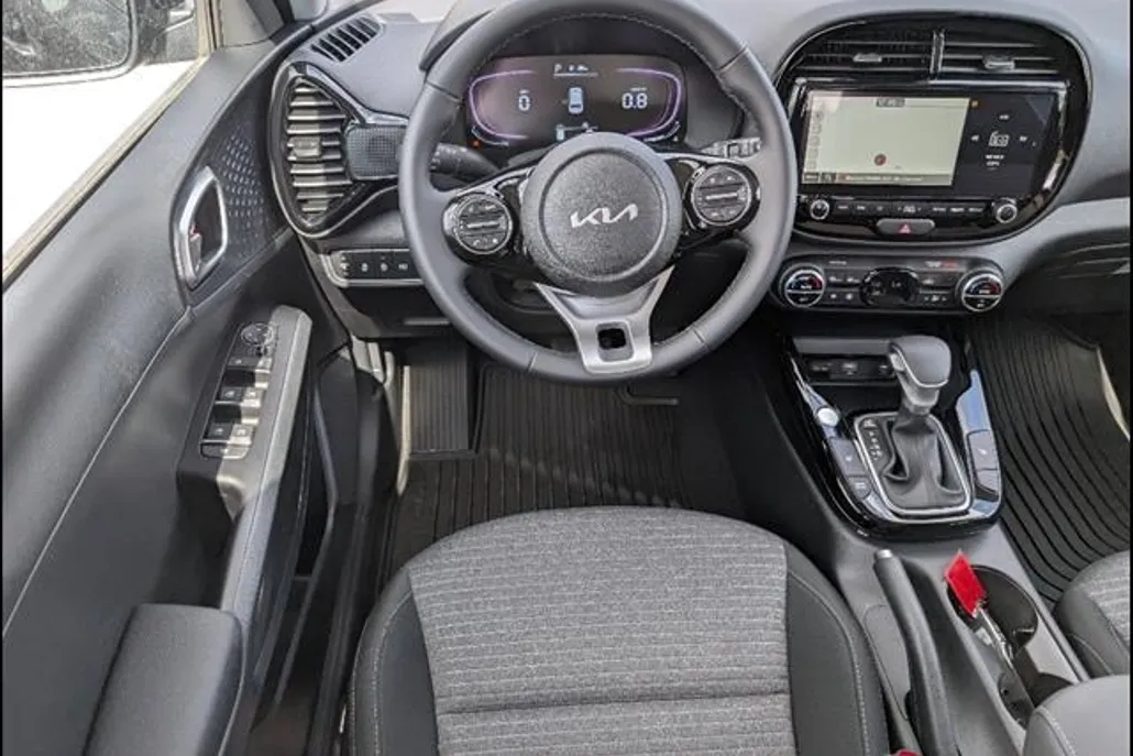 2025 Kia Soul EX photo 1