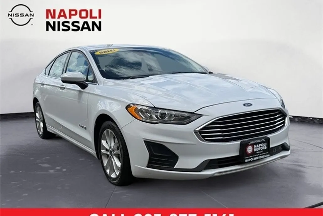 2019 Ford Fusion Hybrid SE photo 1