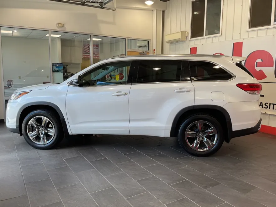 2018 Toyota Highlander Limited photo 1