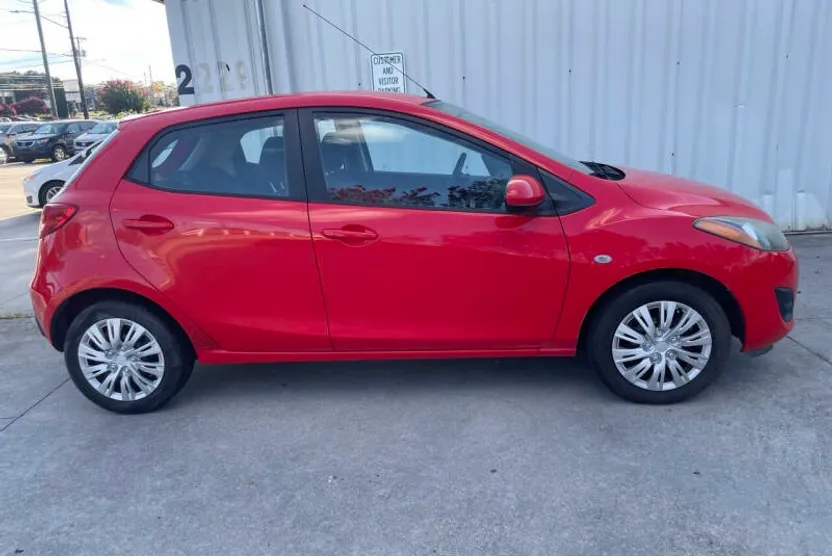 2012 Mazda Mazda2 Sport photo 1