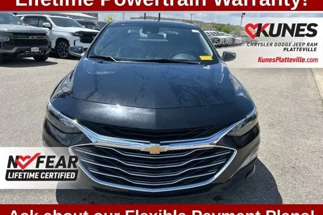 2024 Chevrolet Malibu 1LT photo 1
