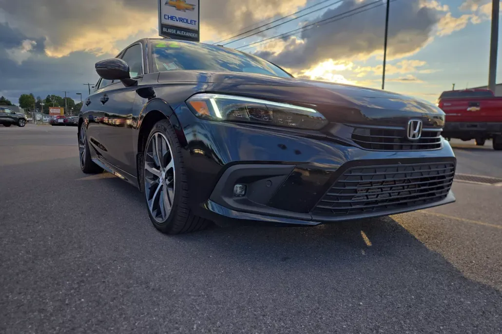 2022 Honda Civic Touring photo 1
