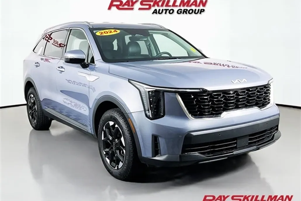 2024 Kia Sorento S photo 1