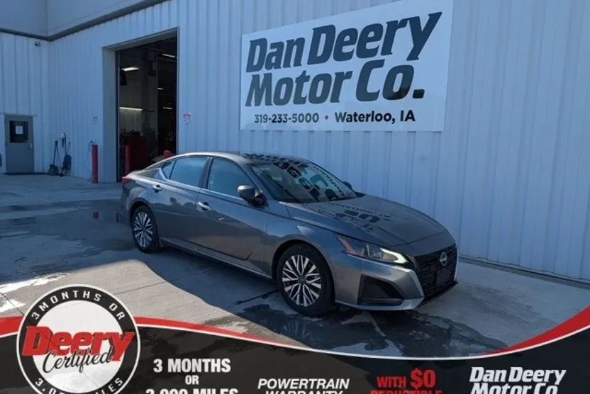 2024 Nissan Altima 2.5 SV photo 1