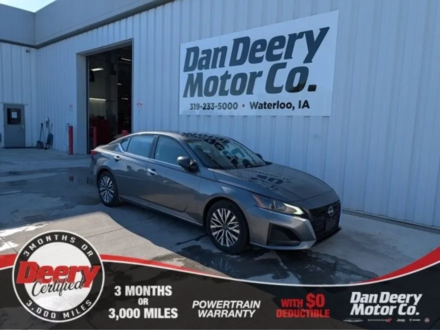 2024 Nissan Altima 2.5 SV photo 1