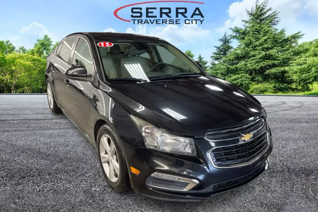 2015 Chevrolet Cruze LT photo 1