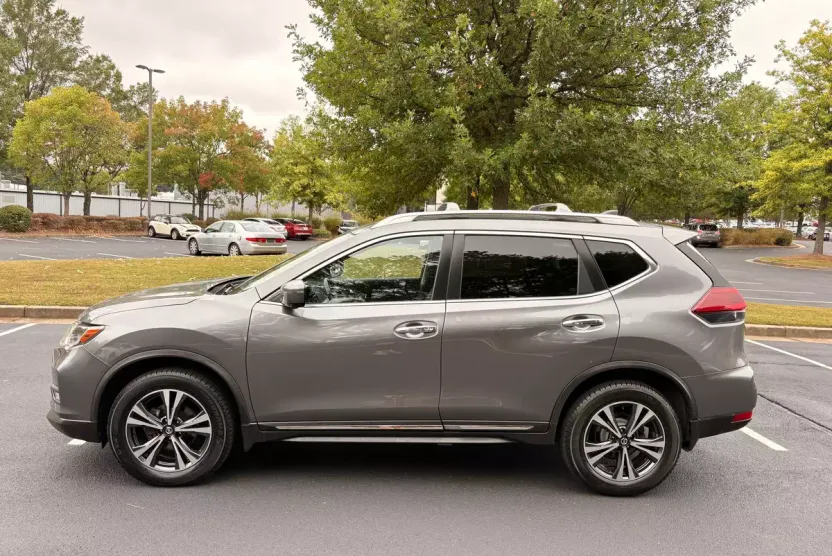 2018 Nissan Rogue SL photo 1