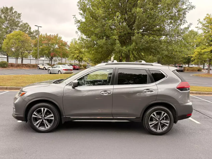 2018 Nissan Rogue SL photo 1