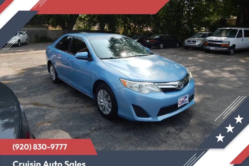 2012 Toyota Camry LE photo 1