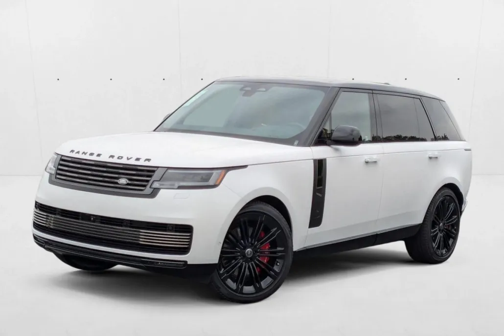 2024 Land Rover Range Rover SV photo 1