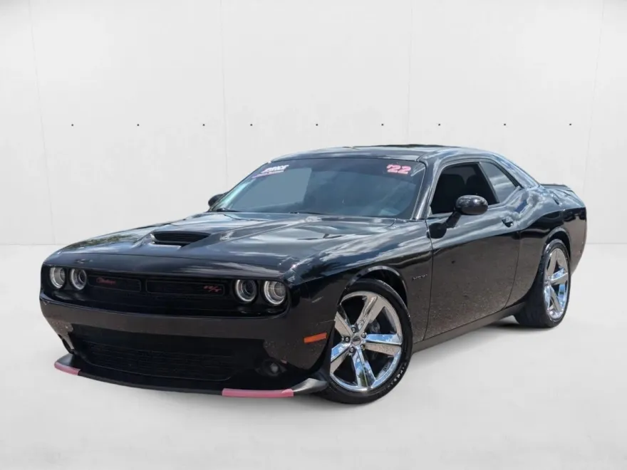 2022 Dodge Challenger R/T photo 1