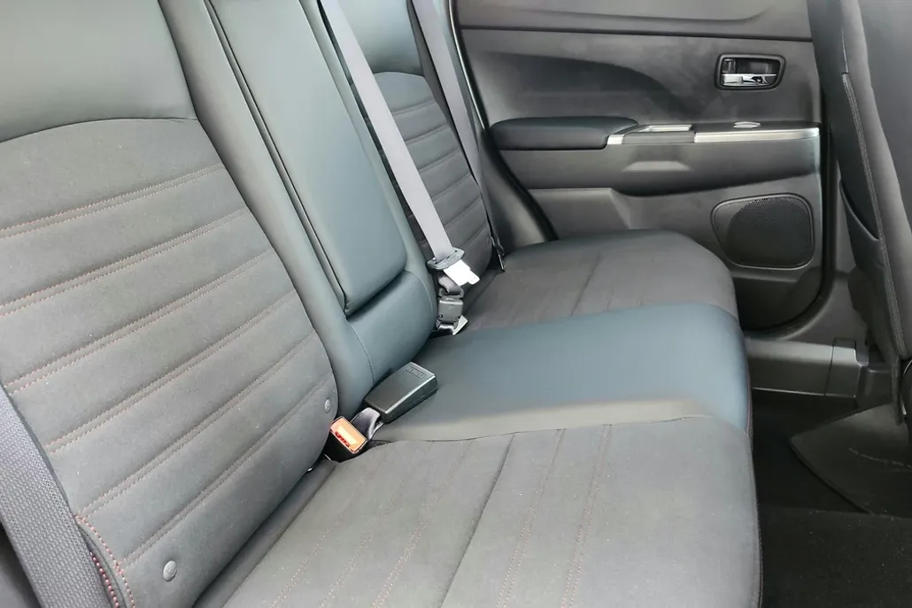 2025 Mitsubishi Outlander Sport SE photo 1