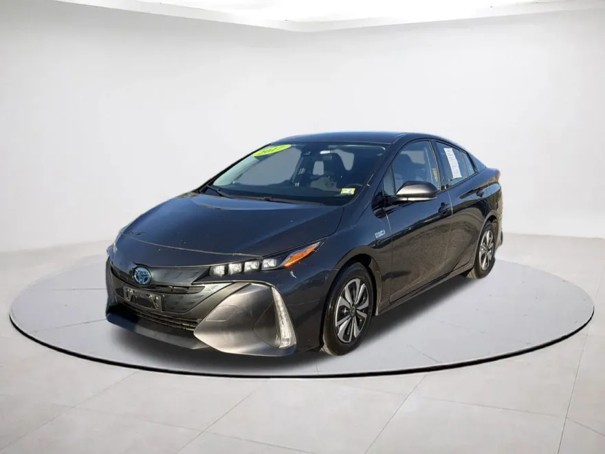 2017 Toyota Prius Prime Plus photo 1