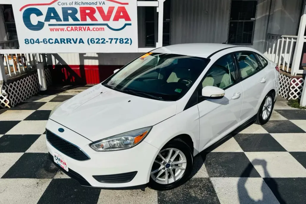 2015 Ford Focus Sedan photo 1