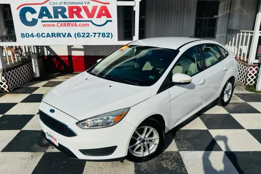 2015 Ford Focus Sedan photo 1